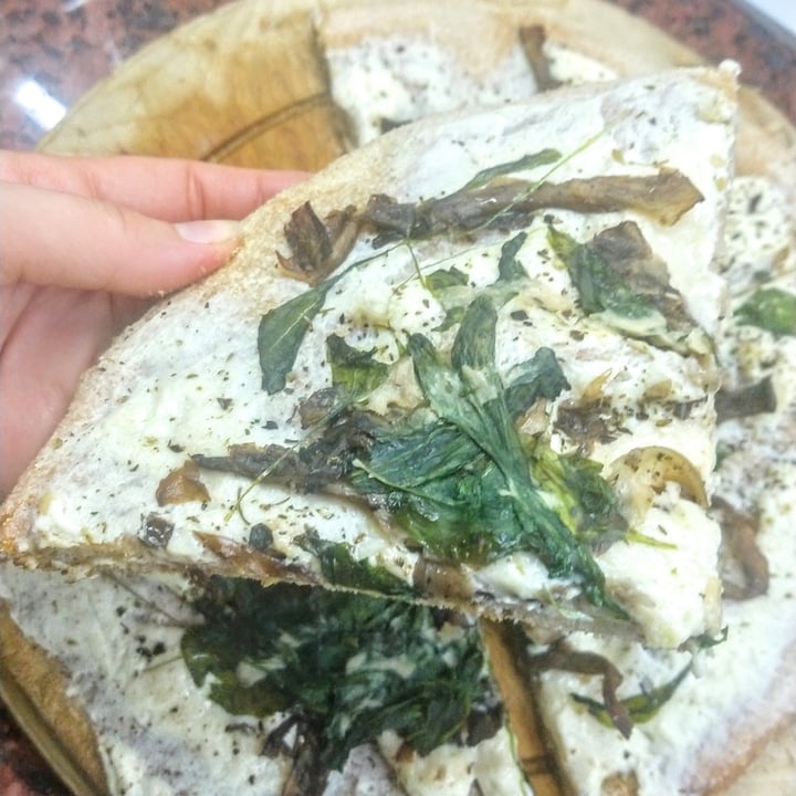 photo of Plant Based Grill Pizza Pizza De Girgolas shared by @ma-ga on  12 Oct 2020 - review