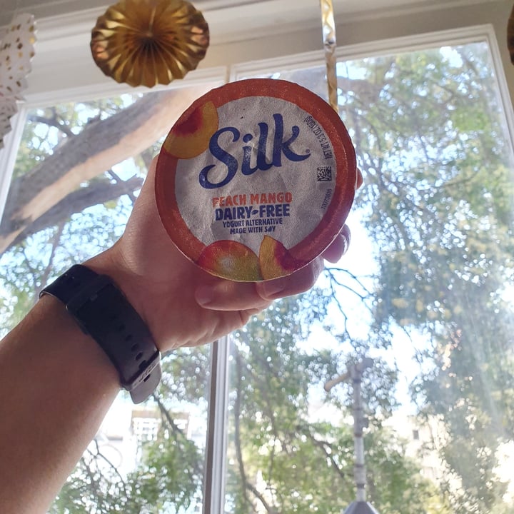 photo of Silk Peach Mango Dairy Free Yogurt alternative shared by @paniwilson on  05 Mar 2022 - review