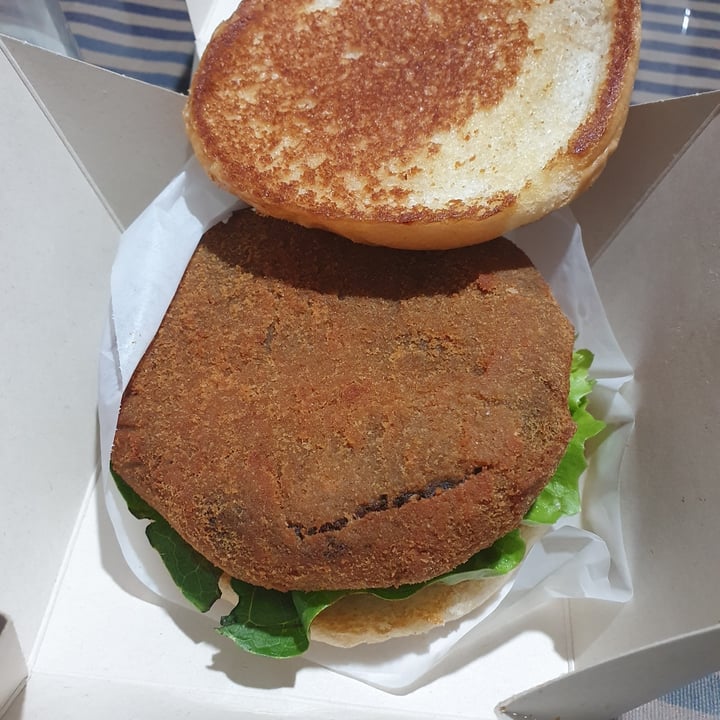 photo of Home Burgers Hamburguesa veggie shared by @lassveglove on  23 Apr 2021 - review