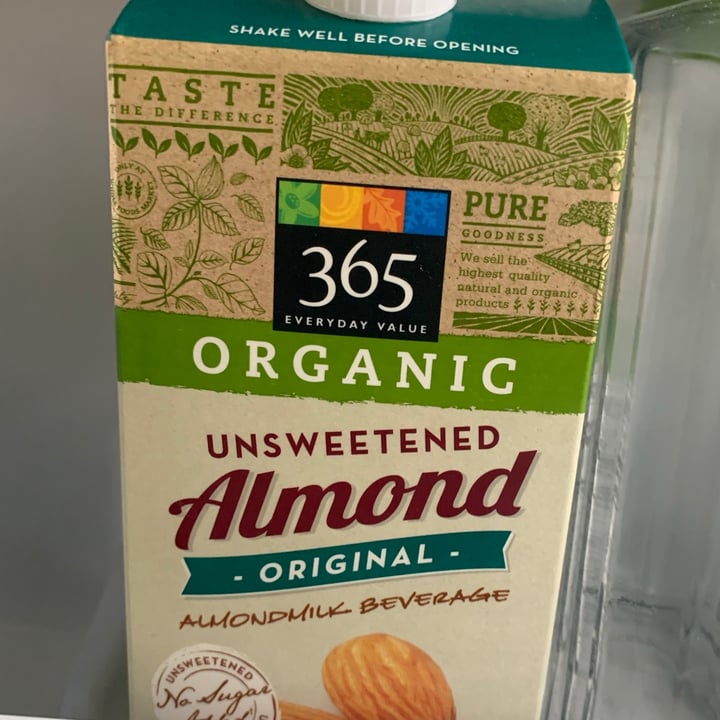 photo of 365 Whole Foods Market Organic Unsweetened Original Almond Milk shared by @allhess on  21 May 2021 - review