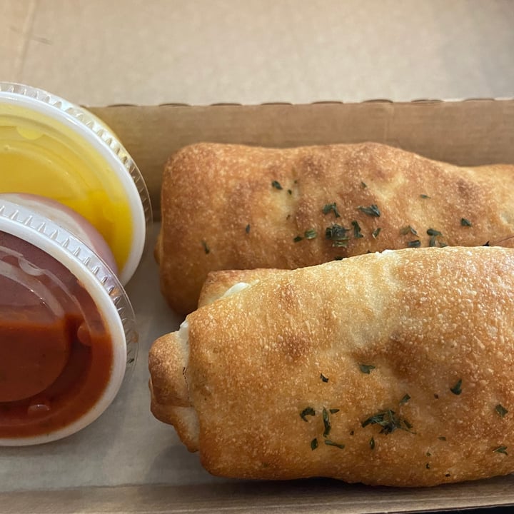 photo of Seitan's Realm Pepperoni Rolls shared by @vfct on  04 Sep 2021 - review