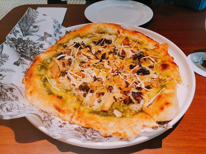 photo of Bo All Day Dining Truffle Pizza shared by @jaxyjace on  12 Dec 2019 - review