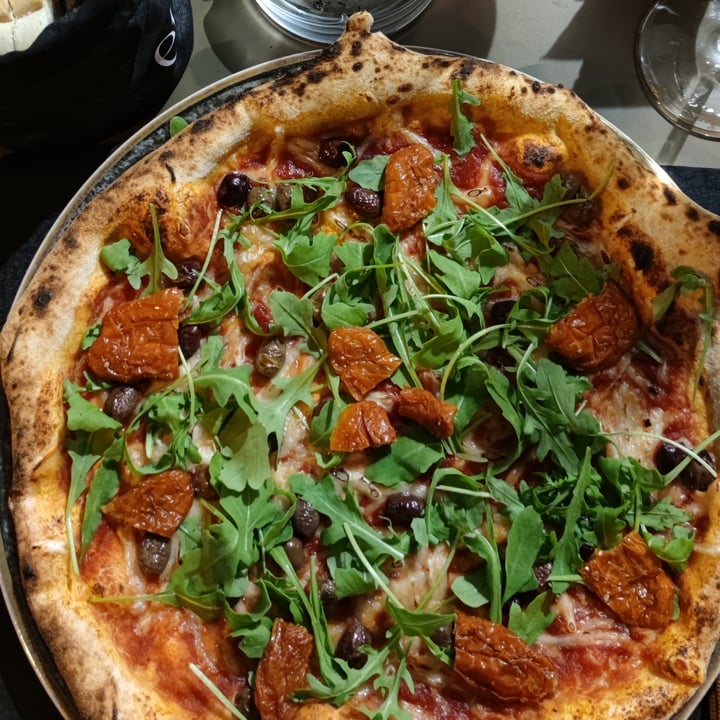 review photo of Eteria food and drink Pizza Vegana Natura shared by @florys on 26 May 2022 - review