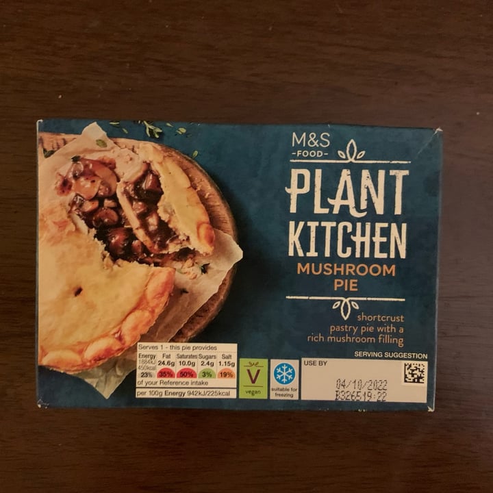 photo of Plant Kitchen (M&S) Mushroom Pie shared by @nonya on  16 Oct 2022 - review
