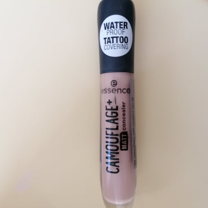 photo of Essence  Camouflage Matt Concealer 10 Light Rose shared by @giadacstllcc on  16 Apr 2022 - review