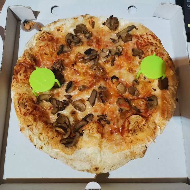 photo of Telepizza Pizza Vegana shared by @teresaacsf on  08 Mar 2021 - review