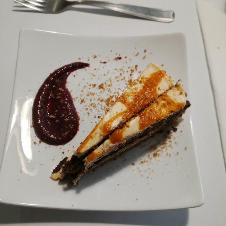 photo of La Colubrina Torta Al Cioccato E Albicocche shared by @saragoldoni on  15 Jul 2022 - review