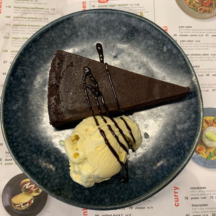 photo of Wagamama Leicester Chocolate Orange Cake shared by @lamaryvegana on  11 Oct 2021 - review