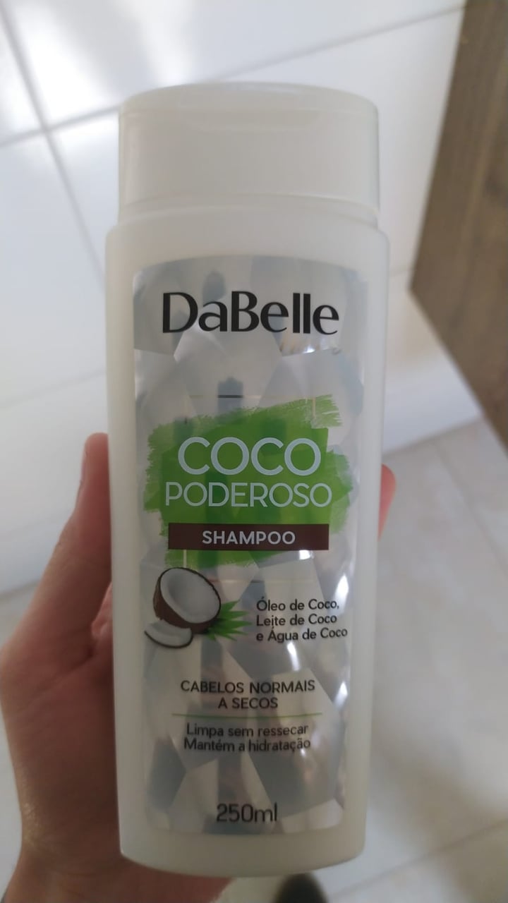 photo of Dabelle Shampoo Dabelle Coco Poderoso shared by @giolenzi on  29 Jul 2022 - review