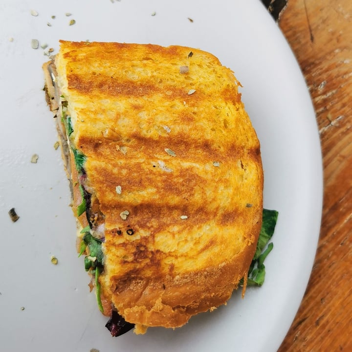 photo of Earth Deli Bubbling toastie shared by @veganpower001 on  24 Oct 2020 - review