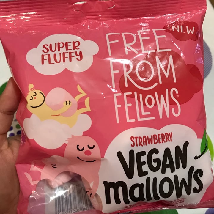 photo of Free From Fellows Free From Fellows Strawberry Vegan Mallows shared by @crunchyku on  03 Jan 2022 - review