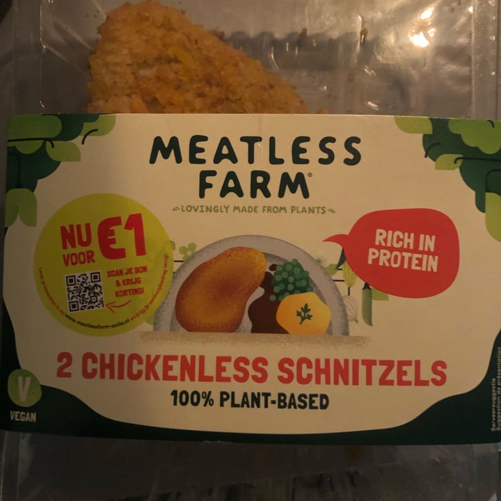 photo of Meatless Farm Chickenles schnitzels shared by @silviaspi on  12 Dec 2021 - review