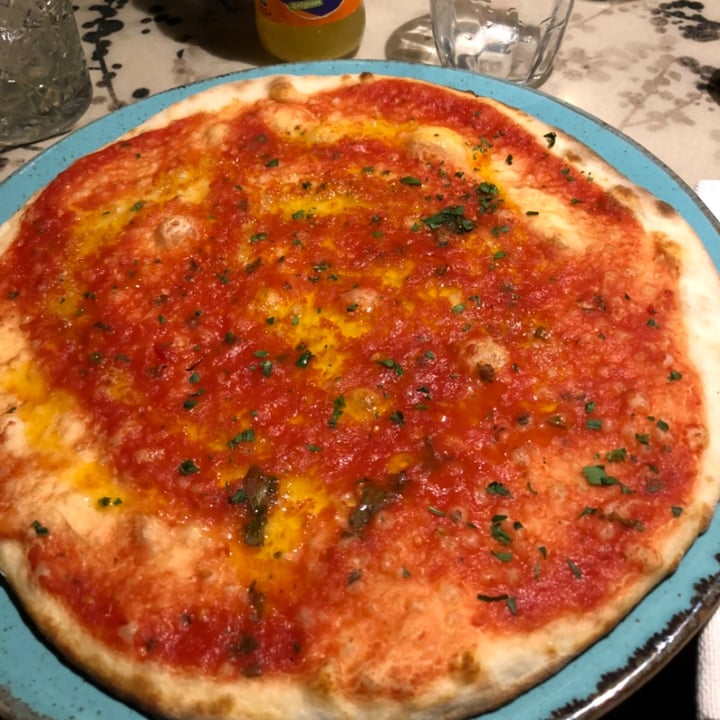 photo of La Cascina Pizza Marinara shared by @clau on  14 Mar 2022 - review
