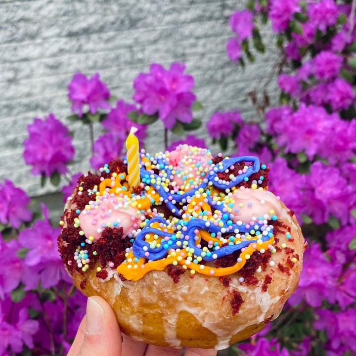 review photo of Blush Bakeshop Funfetti donut shared by @amz8893 on 09 Jun 2021 - review