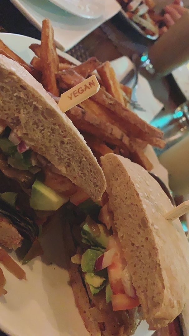 photo of G Zen Zen Burger shared by @dmramos on  21 Feb 2020 - review