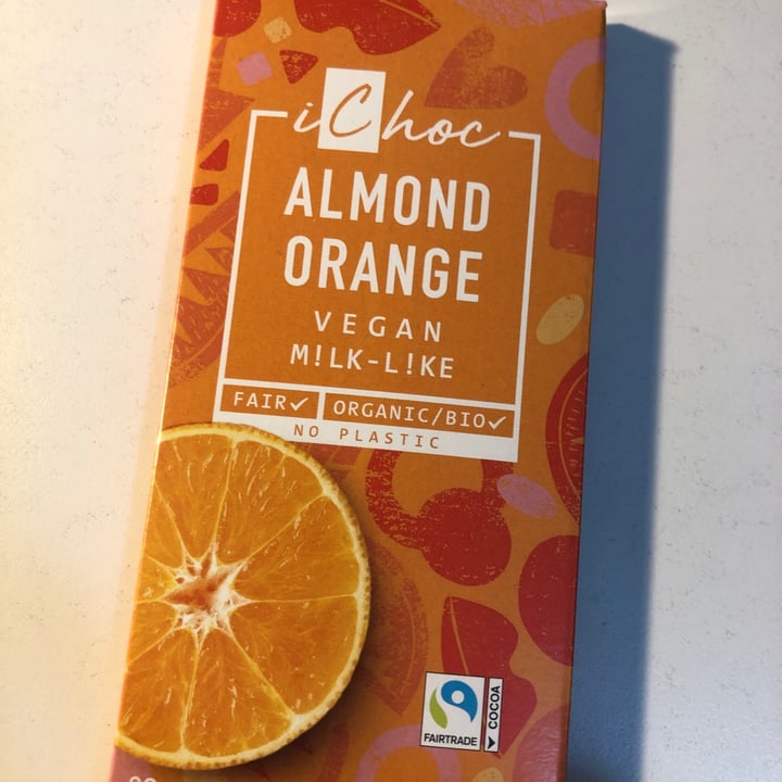 review photo of iChoc Almond Orange Vegan Chocolate shared by @camilamp on 26 Nov 2022 - review