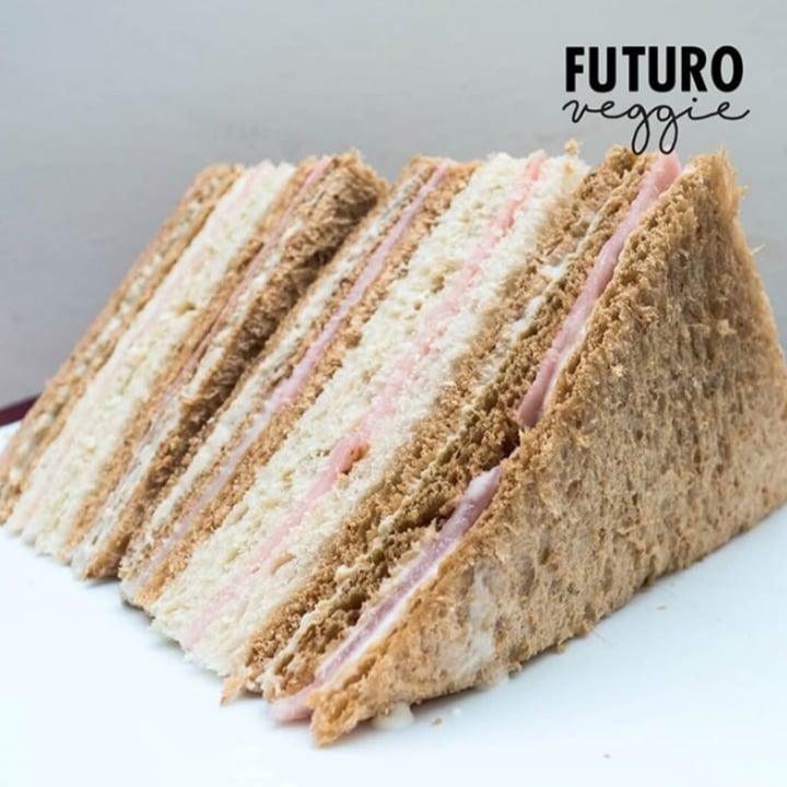 photo of Futuro Veggie - Coffee & Deli Sándwich De Miga Integral De Jamon Y Queso shared by @aveganstilllearning on  05 Nov 2020 - review