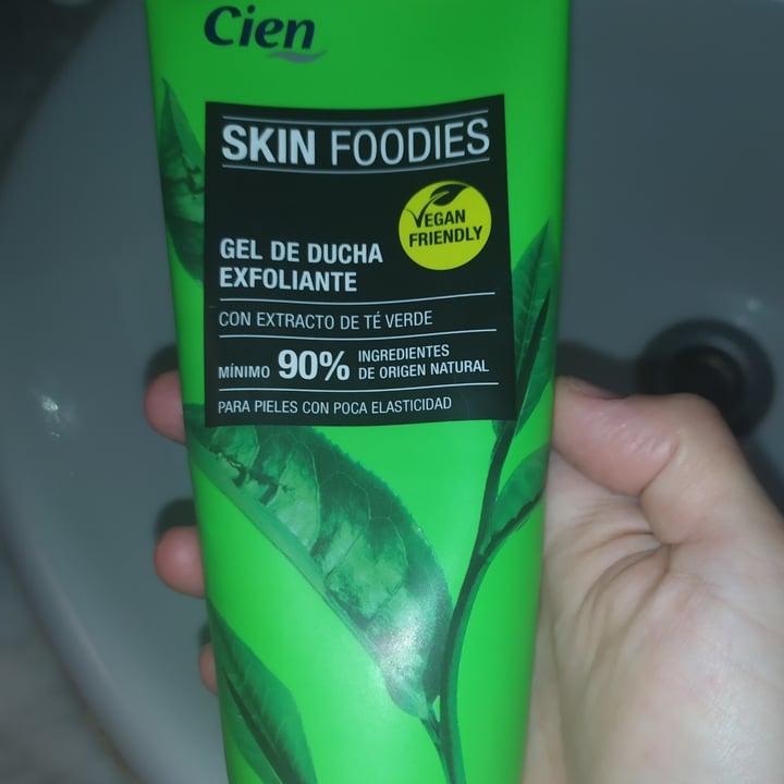 photo of Cien Gel de ducha exfoliante shared by @crisvegan24 on  29 Mar 2021 - review