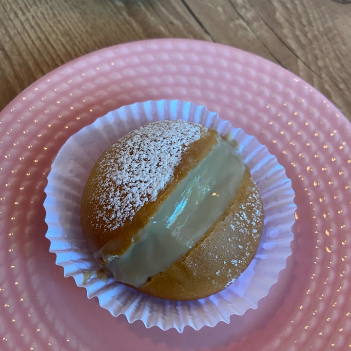 review photo of Amarama Vegan Sonho de Doce de Leite shared by @vegcomma on 05 Dec 2021 - review