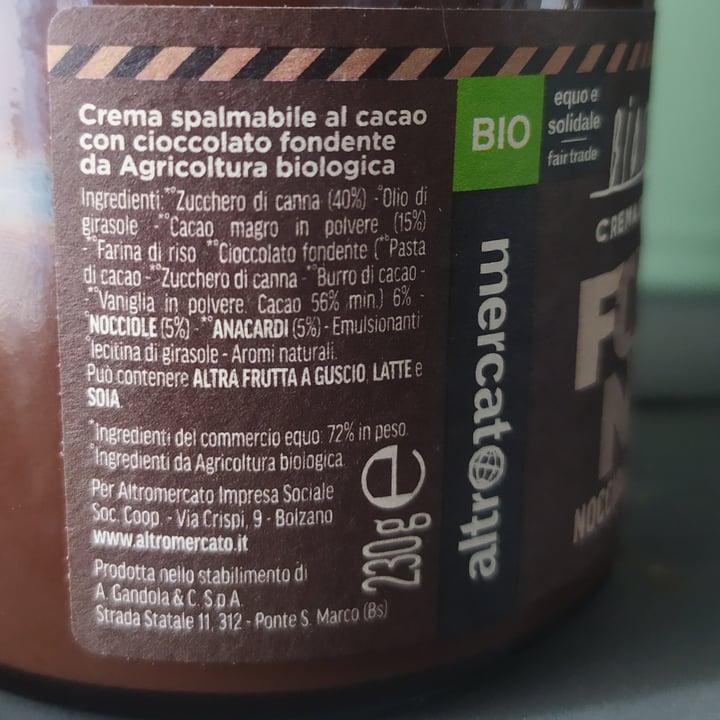 photo of Altro mercato Bio cajita nocciole e anacardi shared by @pech on  11 May 2022 - review