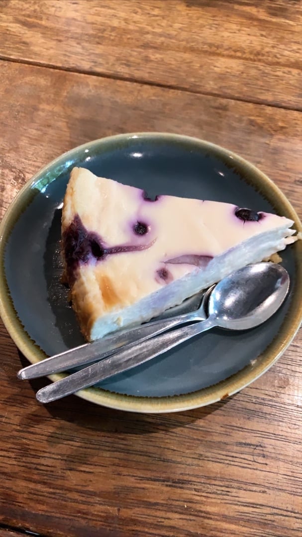 photo of Sweet Bones Bakery and Cafe Blueberry Cheesecake shared by @missalana on  22 Jan 2020 - review