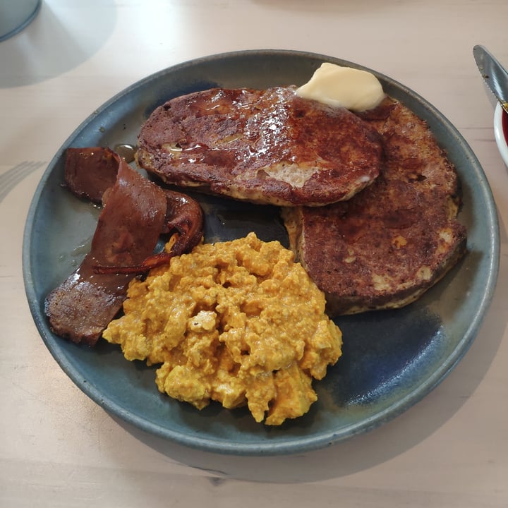 photo of HBW Coffee Breakfast French Toast shared by @telmasegura on  31 Aug 2020 - review