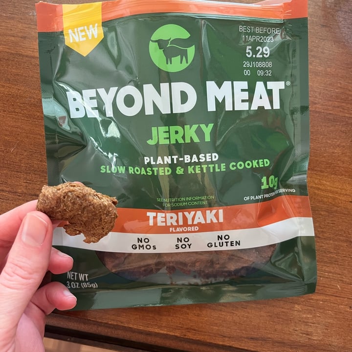 photo of Beyond Meat Teriyaki Jerky shared by @ameriamber on  19 Nov 2022 - review
