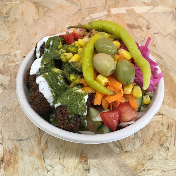 photo of Falafel Pedralbes Bowl shared by @fabiop on  09 Oct 2020 - review