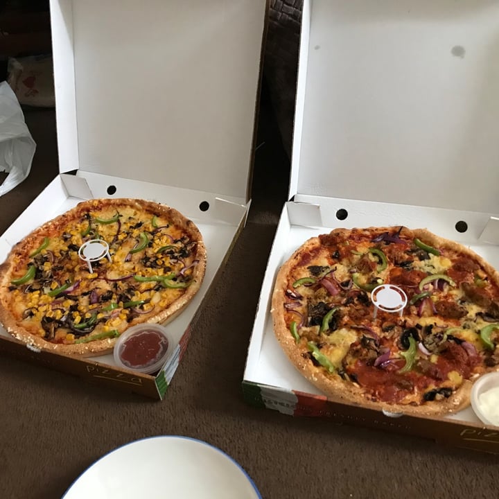 photo of Pizzaholic Pizza shared by @katherinerawl on  10 Aug 2020 - review