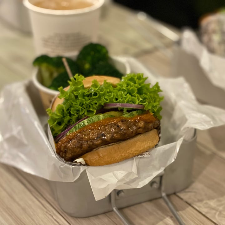 photo of VeganBurg Singapore Char-Grilled Satay Burger shared by @pomwei on  09 Jan 2022 - review