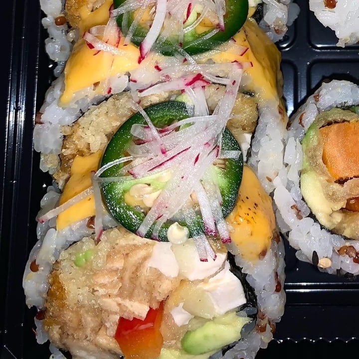 photo of Vegan Meat & Sushi Vegetalien Jalapeño cheese shared by @lavejeanne on  12 Dec 2021 - review