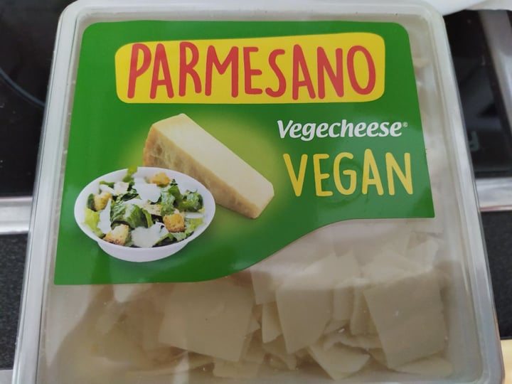 photo of Vegecheese Escamas Sabor Parmesano shared by @alucinapepinillos on  25 Nov 2019 - review