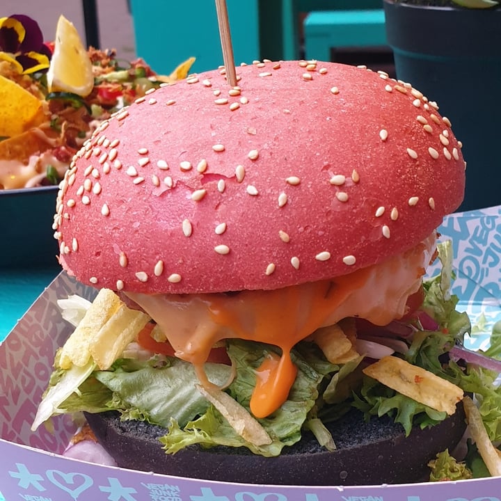 photo of Vegan Junk Food Bar Mc Cruelty Free Burger shared by @itsirenet on  13 Jul 2022 - review