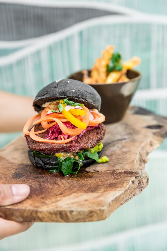 「Beet the Bean Burger」の料理の写真