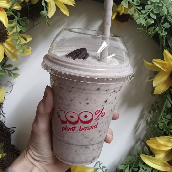 photo of Monty's Good Burger Monty's O'Yeah / Oreo style shake shared by @mewinabubble on  16 Nov 2022 - review