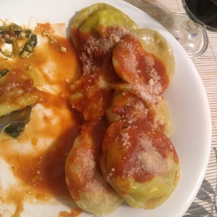 photo of Omnivegetales Sorrentinos De Espinaca Y Tofu shared by @laumar85 on  22 Oct 2022 - review