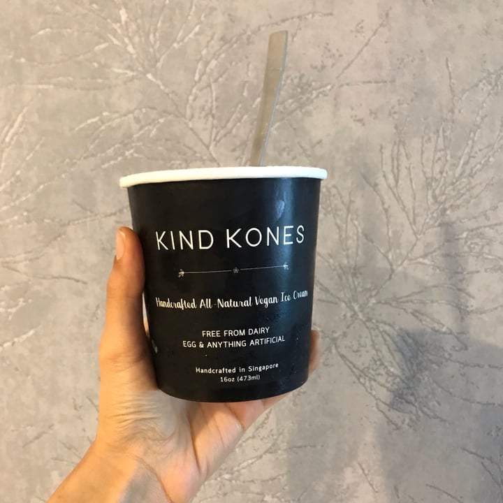 review photo of Kind Kones Charcoal Vanilla Ice Cream shared by @suncheetahh on 28 Apr 2021 - review