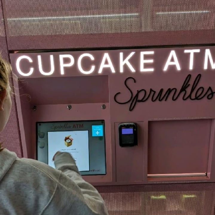 photo of Sprinkles Cupcakes Vegan Red Velvet Cupcake shared by @ella-rose07 on  29 Dec 2022 - review