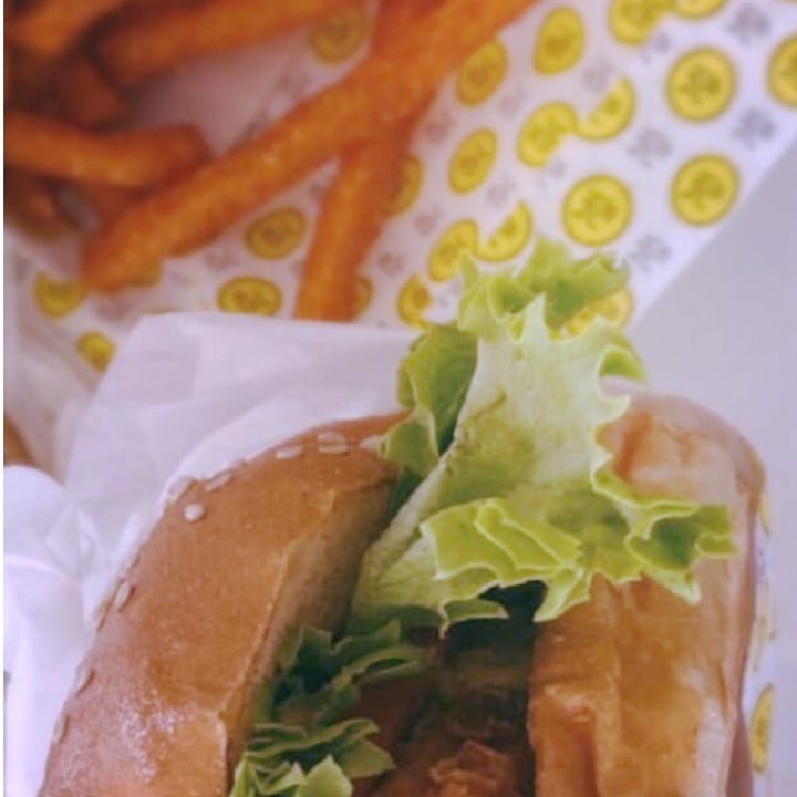 photo of STALK & SPADE Crispy Chick'n Original Sandwich shared by @k8denson on  08 Jun 2021 - review
