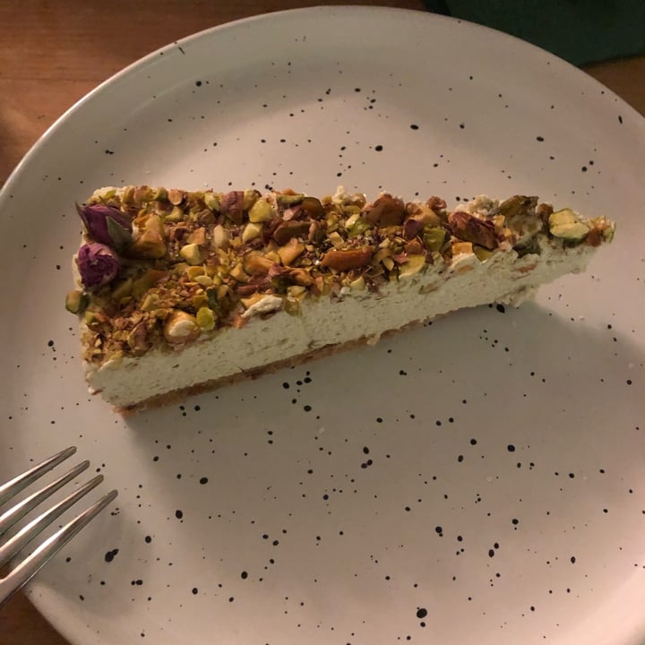 photo of La dispensa di Amelia Fudge Cake Al Pistacchio Con Sale Di Maldon shared by @virginiapaladino on  29 May 2022 - review