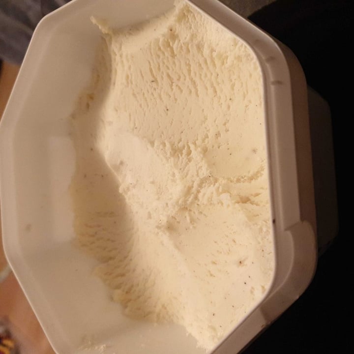 review photo of Swedish Glace Smooth Vanilla shared by @thechosenlucy on 28 Jan 2020 - review