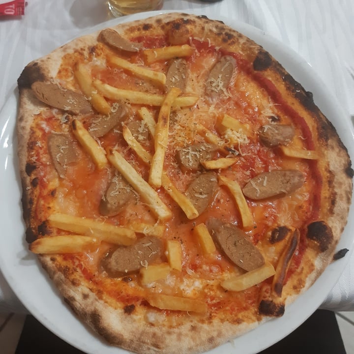 photo of Trinacria Pizzeria Pizza würstel e patatine shared by @noemicrimson on  04 Oct 2022 - review