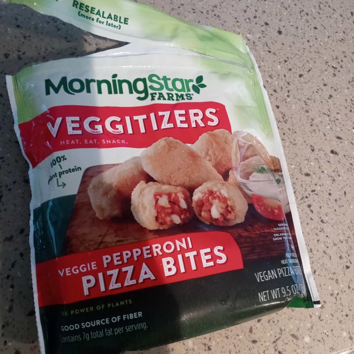 photo of MorningStar Farms Veggitizers Veggie Pepperoni Pizza Bites shared by @ashleyek on  29 Jun 2021 - review