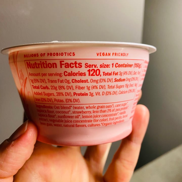 photo of Chobani Oat-Based Strawberry Vanilla Yogurt shared by @beckyyy on  09 Aug 2020 - review