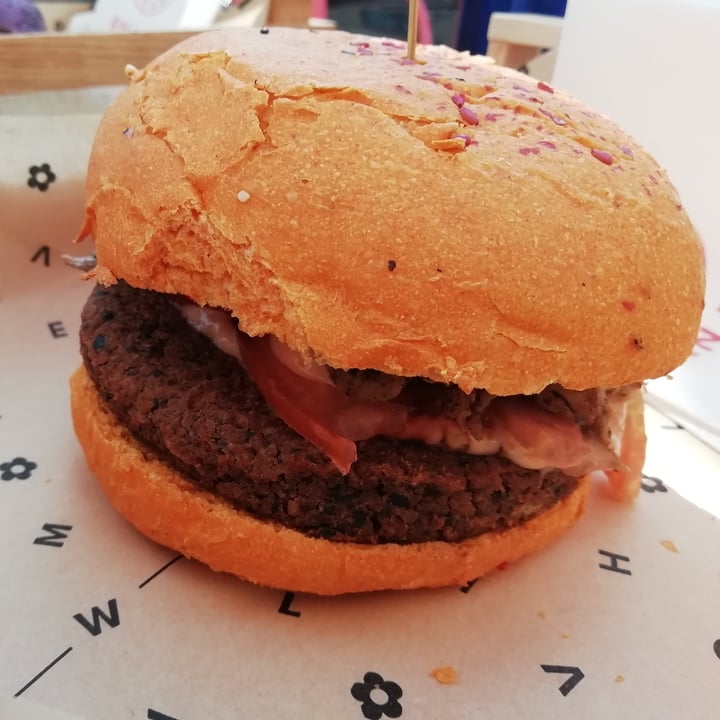 review photo of Flower Burger Hercules shared by @alessias on 10 Oct 2022 - review