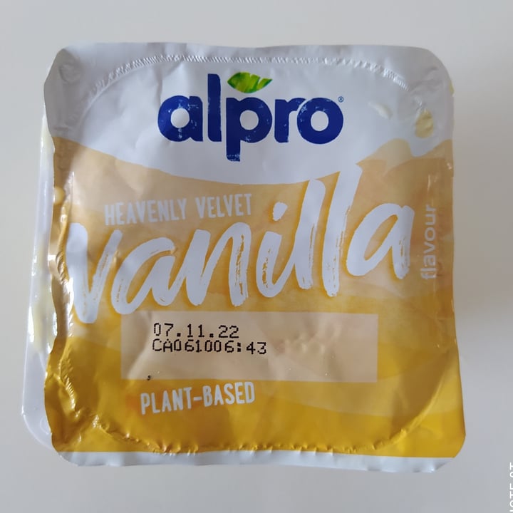 review photo of Alpro Heavenly Velvet Vanilla shared by @nathalych on 15 Apr 2022 - review