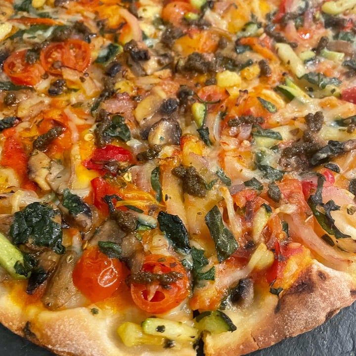 photo of Cookaluzka pizza Vegetal shared by @ibaivegan on  02 Oct 2022 - review