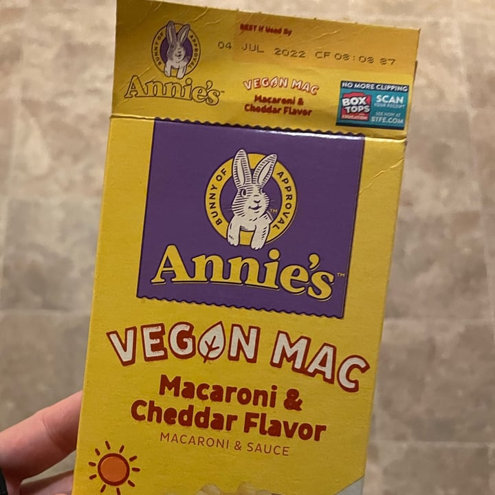 photo of Annie’s Vegan Mac Rice Pasta and Cheddar shared by @veggiegirlglee on  10 Dec 2021 - review