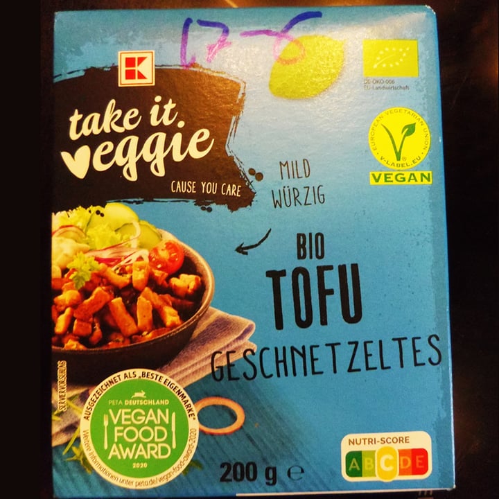 photo of Kaufland Take it Veggie Tofu Geschnetzeltes shared by @aliciaeva on  23 Mar 2022 - review
