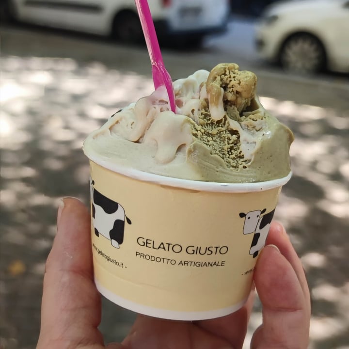 photo of Gelato Giusto pistacchio, stracciatella e nocciola shared by @flavia91 on  20 Jul 2022 - review